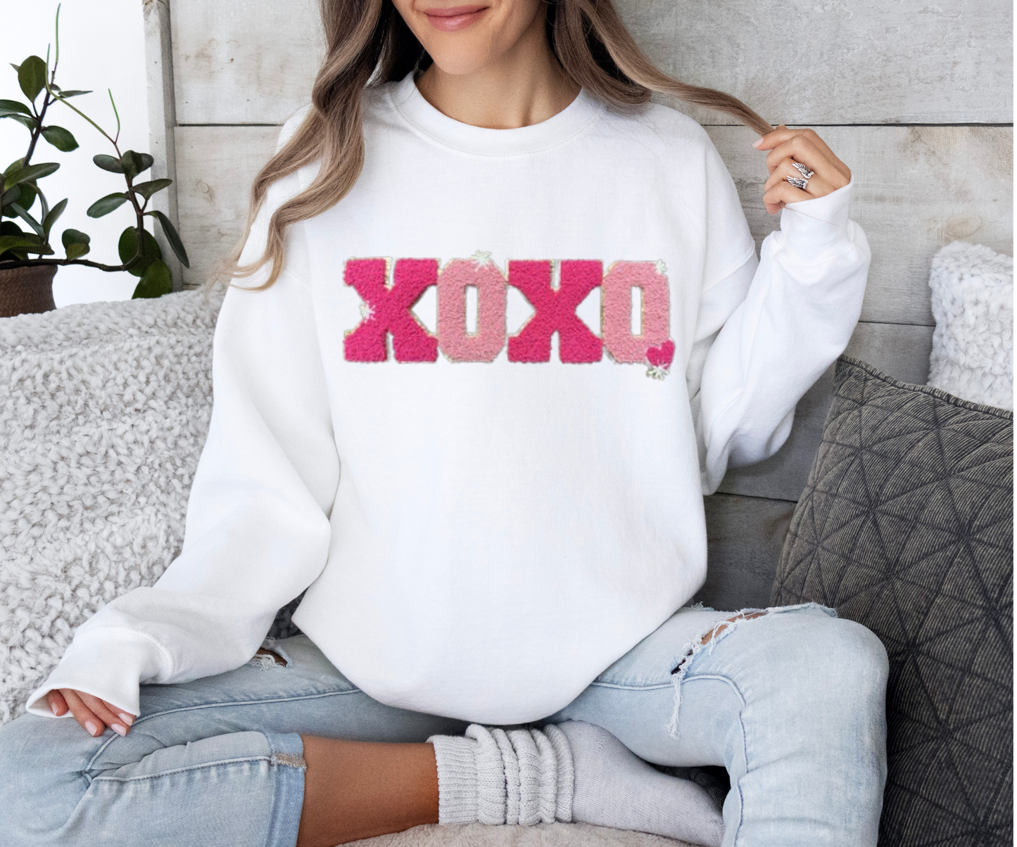 XOXO Colored Chenille Letter patch Sweatshirt